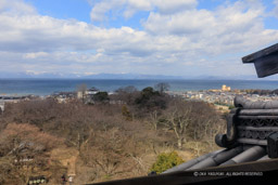 彦根城天守から琵琶湖を望む｜高解像度画像サイズ：6720 x 4480 pixels｜写真番号：5D4A5595｜撮影：Canon EOS 5D Mark IV