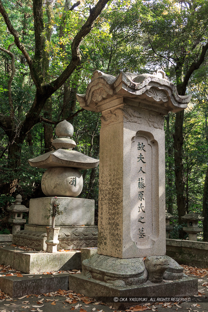 榊原政邦の夫人の墓