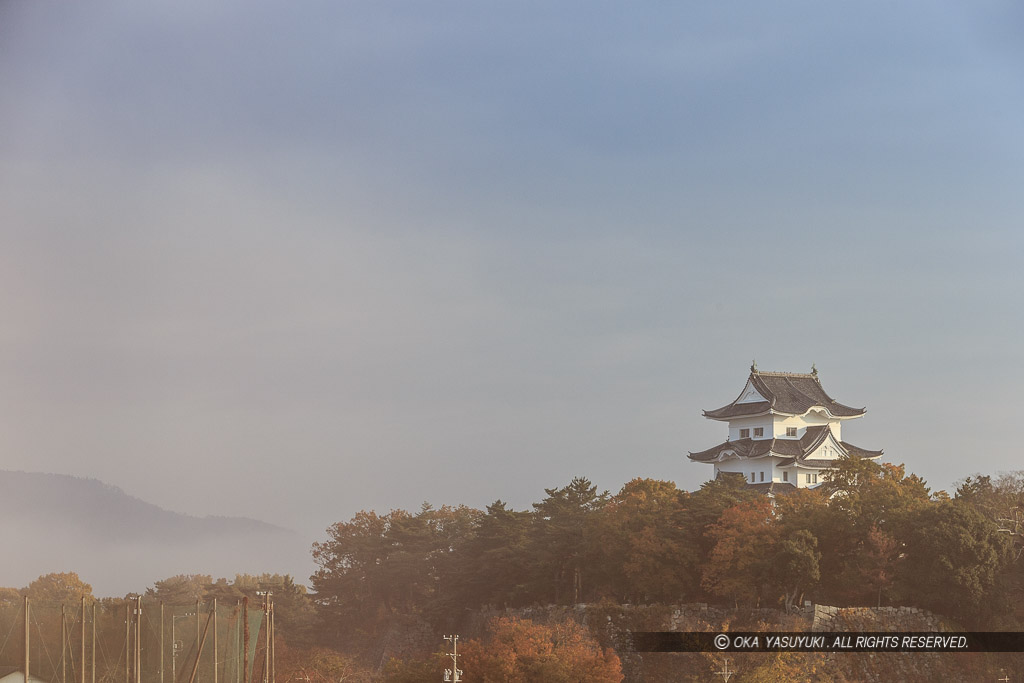 朝霧と伊賀上野城