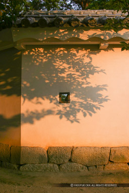 伊予松山城の土塀｜高解像度画像サイズ：2048 x 3072 pixels｜写真番号：224-2466_IMG｜撮影：Canon EOS D60