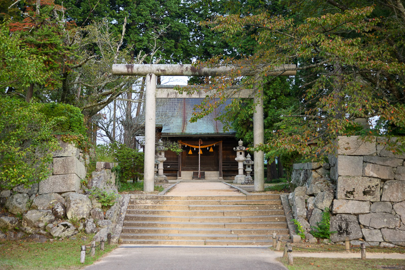 青山神社・本丸跡