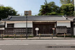 移築門・明石城織田家長屋門|高解像度画像サイズ:5288 x 3526 pixels|写真番号:1P3J8119|撮影:Canon EOS-1Ds Mark III
