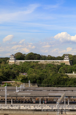 坤櫓と巽櫓：パピオスあかしから｜高解像度画像サイズ：4480 x 6720 pixels｜写真番号：5D4A0776｜撮影：Canon EOS 5D Mark IV