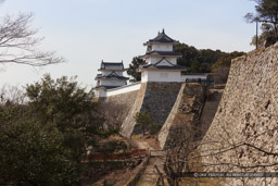 坤櫓と巽櫓｜高解像度画像サイズ：8688 x 5792 pixels｜写真番号：5DSA8201｜撮影：Canon EOS 5DS