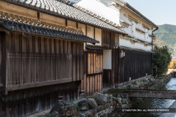 安芸の街並み・土佐漆喰と水切瓦 | 高解像度画像サイズ：5184 x 3456 pixels | 写真番号：1DXL7927 | 撮影：Canon EOS-1D X