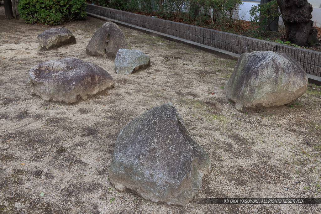 開明中公園に残る石垣石