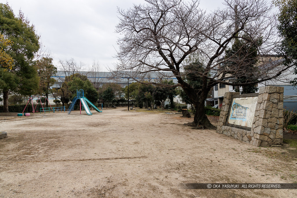 尼崎城東端堀跡の北浜公園