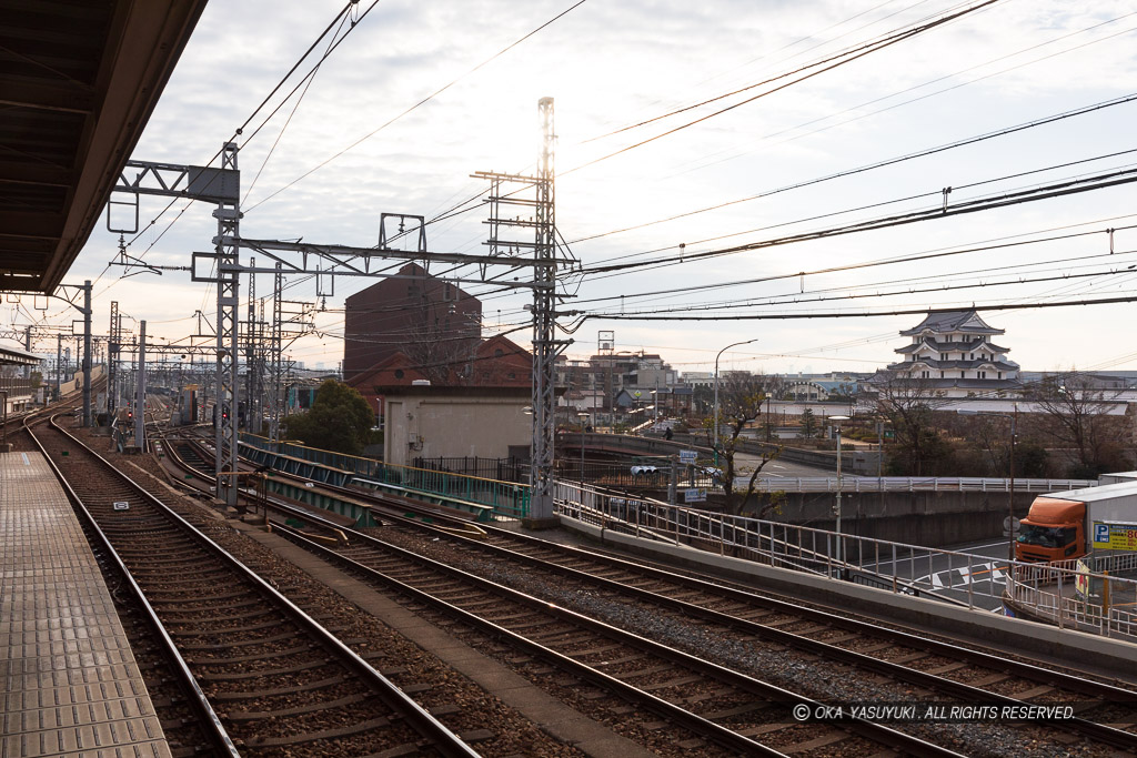 阪神尼崎駅ホームからの尼崎城