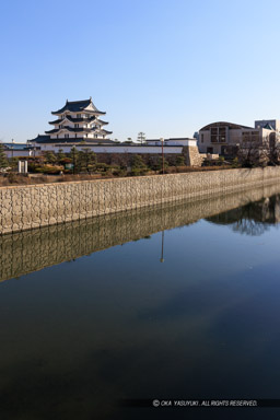 尼崎城と庄下川・縦アングル|高解像度画像サイズ:5464 x 8192 pixels|写真番号:344A9314|撮影:Canon EOS R5