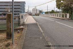 戎橋とその石碑｜高解像度画像サイズ：8192 x 5464 pixels｜写真番号：344A9438｜撮影：Canon EOS R5