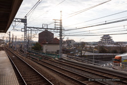 阪神尼崎駅ホームからの尼崎城｜高解像度画像サイズ：6720 x 4480 pixels｜写真番号：5D4A4930｜撮影：Canon EOS 5D Mark IV