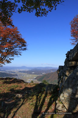 有子山城の紅葉｜高解像度画像サイズ：3842 x 5763 pixels｜写真番号：IMG_0996｜撮影：Canon EOS KISS M