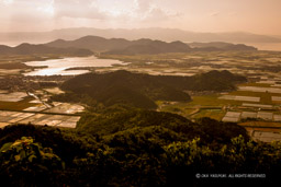 安土山全景｜高解像度画像サイズ：4675 x 3116 pixels｜写真番号：1P3J3731｜撮影：Canon EOS-1Ds Mark III