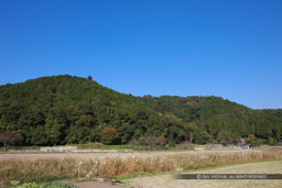 安土山遠景｜高解像度画像サイズ：5616 x 3744 pixels｜写真番号：1P3J9589｜撮影：Canon EOS-1Ds Mark III