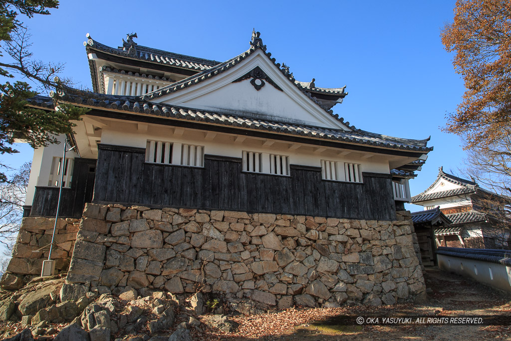 天守東面