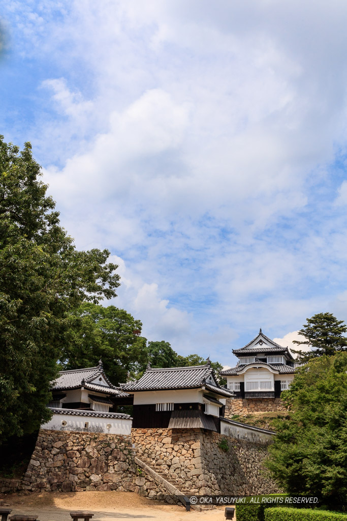 夏の備中松山城・二の丸から