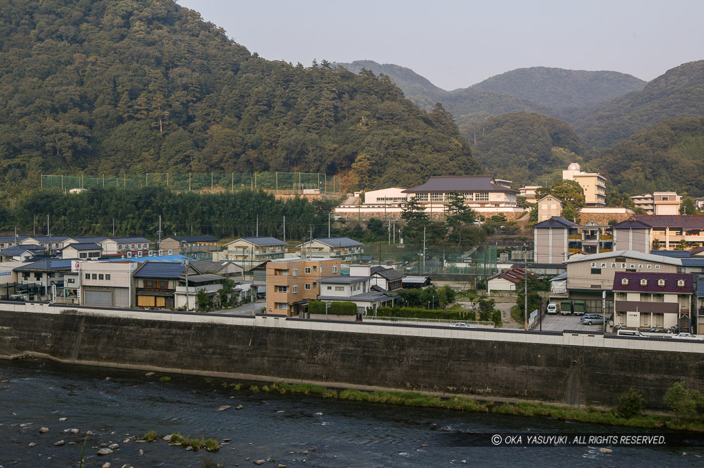 御根小屋跡