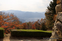 城から城下町を望む|高解像度画像サイズ:6720 x 4480 pixels|写真番号:5D4A3574|撮影:Canon EOS 5D Mark IV