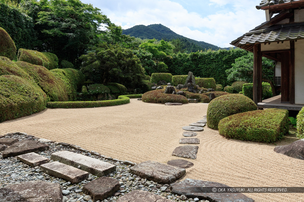 庭園・頼久寺