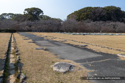 回廊跡 | 高解像度画像サイズ：8192 x 5464 pixels | 写真番号：6F1A2810 | 撮影：Canon EOS R5m2