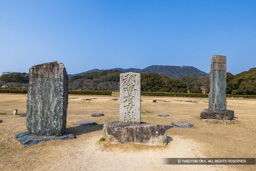 都督府古趾碑・太宰府址碑・太宰府碑・太宰府政庁正殿跡 | 高解像度画像サイズ：8192 x 5464 pixels | 写真番号：6F1A2820 | 撮影：Canon EOS R5m2