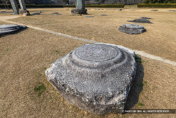 礎石・太宰府政庁正殿跡 | 高解像度画像サイズ：8192 x 5464 pixels | 写真番号：6F1A2821 | 撮影：Canon EOS R5m2