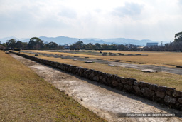 堀跡と東脇殿跡 | 高解像度画像サイズ：8153 x 5438 pixels | 写真番号：6F1A2833 | 撮影：Canon EOS R5m2