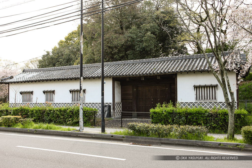 母利太兵衛長屋門