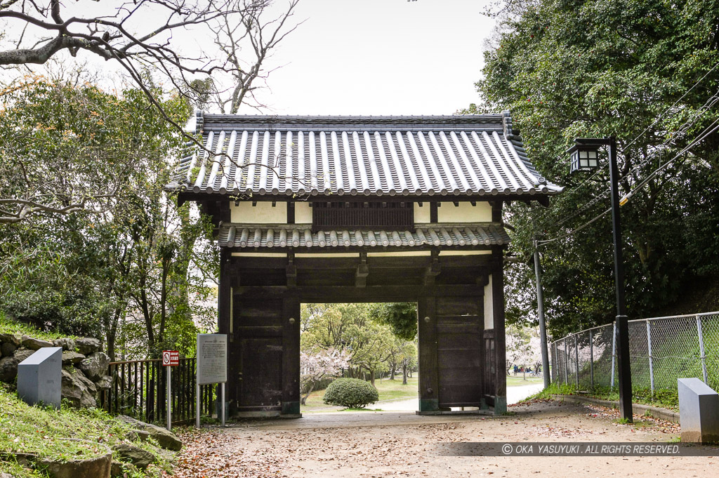 名島門・名島城移築城門