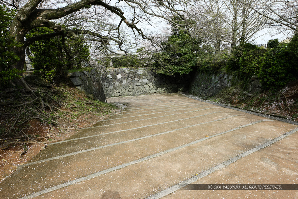 東御門跡