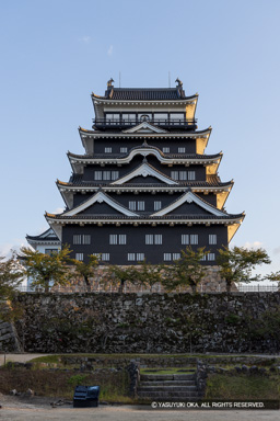 天守北面の鉄板張り | 高解像度画像サイズ：5464 x 8192 pixels | 写真番号：344A2506 | 撮影：Canon EOS R5