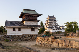 鐘櫓と天守 | 高解像度画像サイズ：8015 x 5346 pixels | 写真番号：344A2534 | 撮影：Canon EOS R5