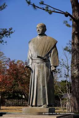 水野勝成銅像 | 高解像度画像サイズ：5464 x 8192 pixels | 写真番号：344A5518 | 撮影：Canon EOS R5