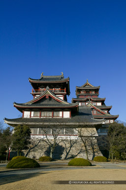 模擬大天守と小天守|高解像度画像サイズ:2704 x 4064 pixels|写真番号:100-0309S53B|撮影:Canon EOS-1DS