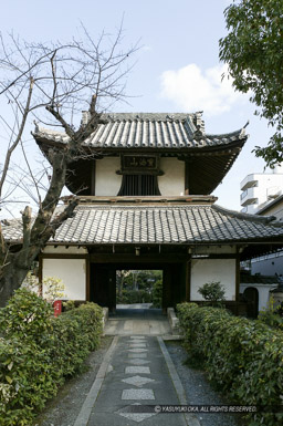 源空寺山門・伏見城遺構｜高解像度画像サイズ：2381 x 3578 pixels｜写真番号：100-0273S53B｜撮影：Canon EOS-1DS