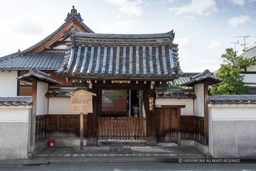 伏見城移築城門・観音寺山門・百たたき門｜高解像度画像サイズ：5184 x 3456 pixels｜写真番号：1DXL6857｜撮影：Canon EOS-1D X