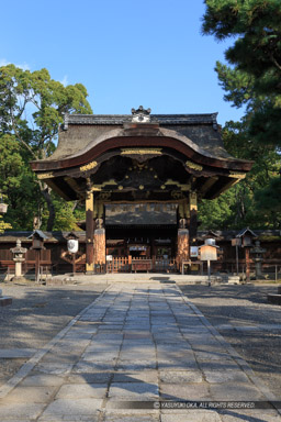 伏見城唐門・豊国神社唐門｜高解像度画像サイズ：3456 x 5184 pixels｜写真番号：1DXL7636｜撮影：Canon EOS-1D X