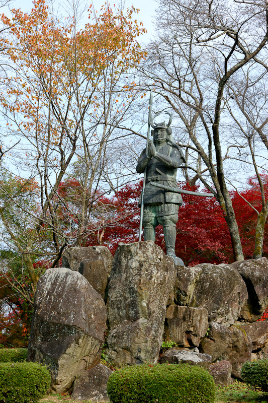 山中鹿之助幸盛銅像