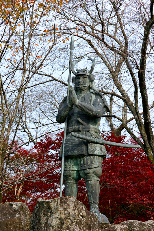 山中鹿之助幸盛銅像