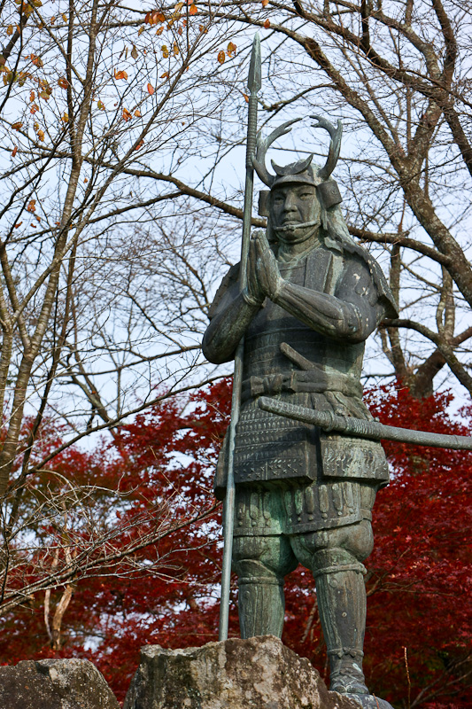 山中鹿之助幸盛銅像