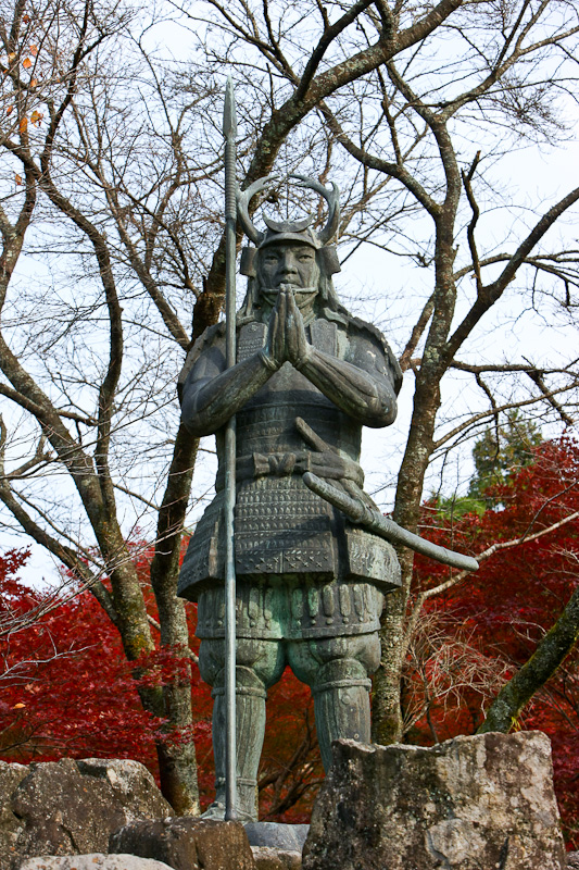 山中鹿之助幸盛銅像