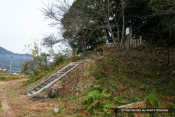尼子奥都城 | 高解像度画像サイズ：5616 x 3744 pixels | 写真番号：1P3J2092 | 撮影：Canon EOS-1Ds Mark III