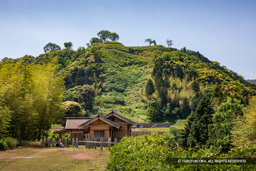 月山富田城花の壇・七曲り道 | 高解像度画像サイズ：6297 x 4198 pixels | 写真番号：5D4A0029 | 撮影：Canon EOS 5D Mark IV