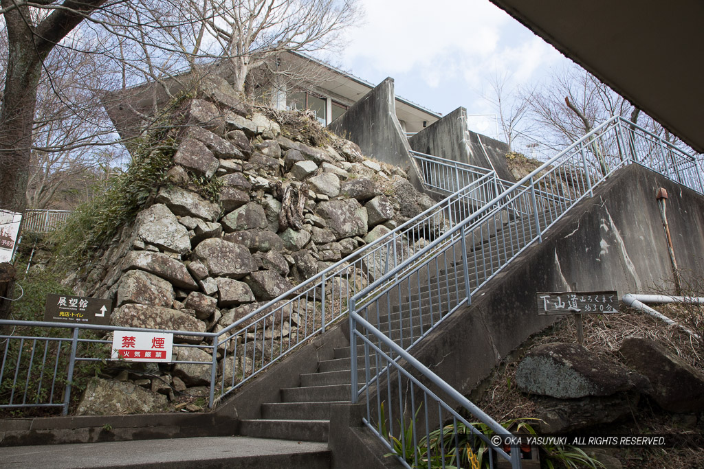 八幡山城二の丸石垣