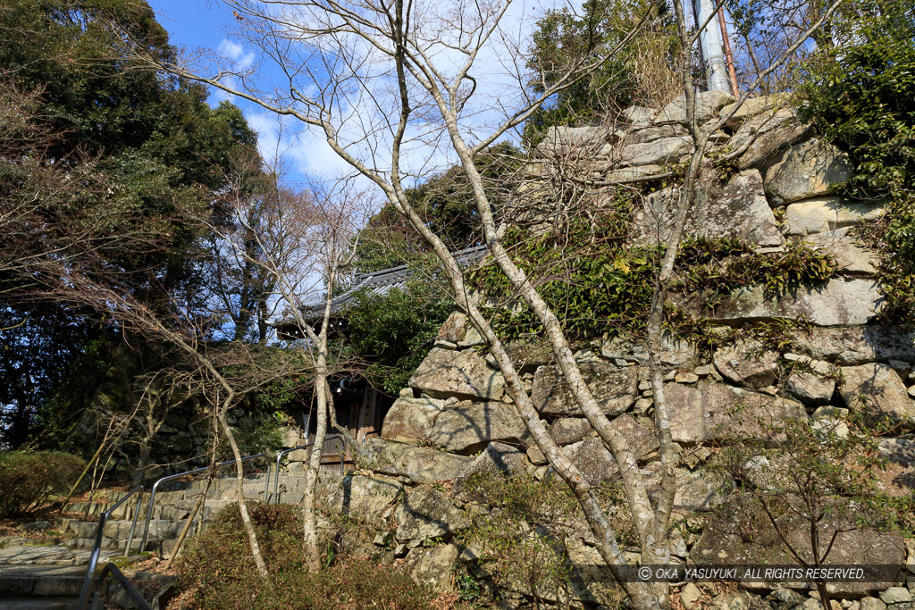 八幡山城本丸石垣