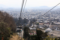 ロープウェイから城下町を望む|高解像度画像サイズ:6720 x 4480 pixels|写真番号:5D4A6217|撮影:Canon EOS 5D Mark IV