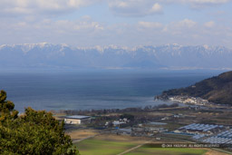 八幡山城北の丸から琵琶湖を望む｜高解像度画像サイズ：6720 x 4480 pixels｜写真番号：5D4A6368｜撮影：Canon EOS 5D Mark IV