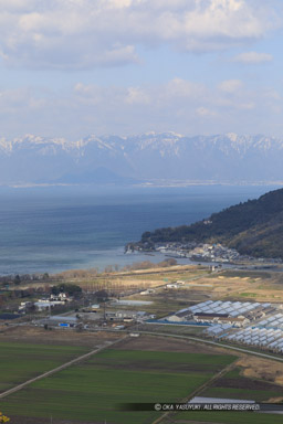 八幡山城北の丸から琵琶湖を望む|高解像度画像サイズ:4330 x 6496 pixels|写真番号:5D4A6373|撮影:Canon EOS 5D Mark IV