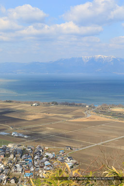 八幡山城西の丸から琵琶湖と比叡山を望む｜高解像度画像サイズ：4312 x 6468 pixels｜写真番号：5D4A6407｜撮影：Canon EOS 5D Mark IV
