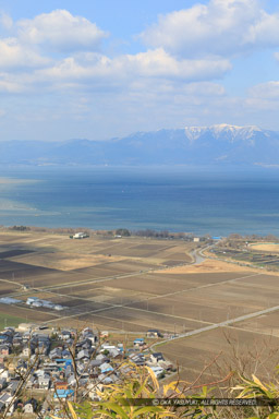 八幡山城西の丸から琵琶湖と比叡山を望む|高解像度画像サイズ:4312 x 6468 pixels|写真番号:5D4A6407|撮影:Canon EOS 5D Mark IV
